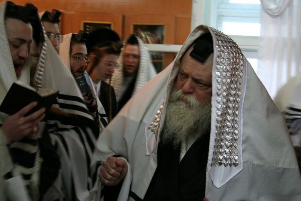 Rebbe_Shmuel Yaakov Kohn_prayer_Toldos Avrohom Yitzchok