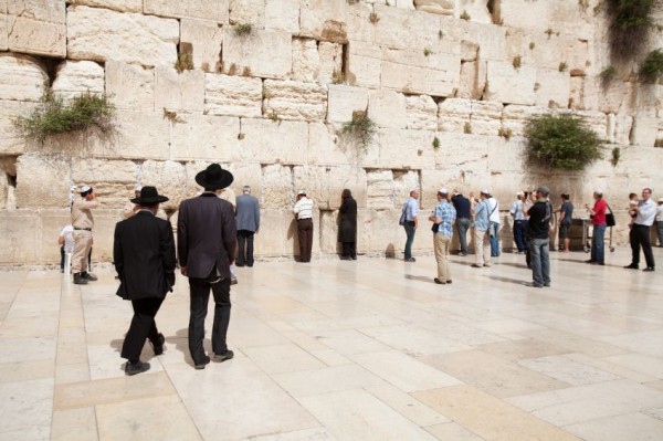 Jewish-men-pray-Kotel-Wailing-Wall-Jerusalem.