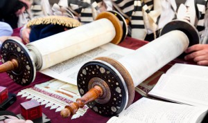 Torah scroll-Kotel Independence Day