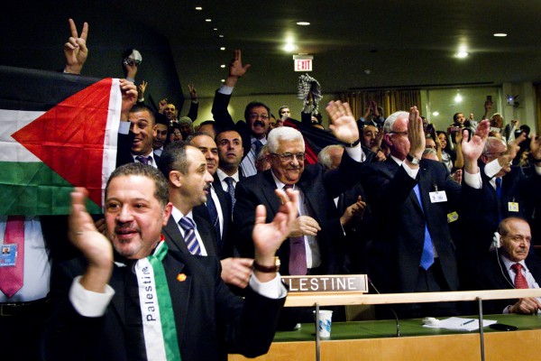 Abbas-celebrate-UN vote