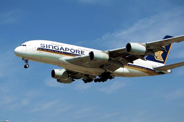 Singapore-airplane