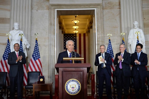 Peres Receives Congressional Gold Medal