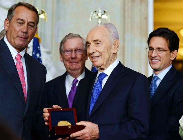 Peres Accepts Congressional Gold Medal