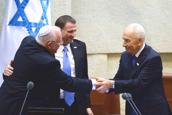 Shimon Peres steps down as president