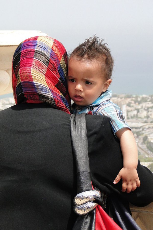 Palestinian_mother_toddler_baby