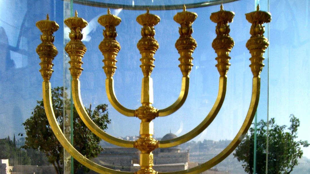 Parasha Behaalotecha: Raising the Menorah, the Light of Purity ...