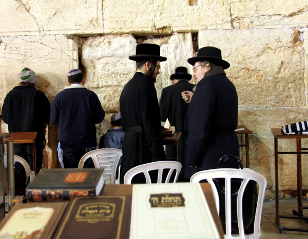 conversation-discussion-Jewish prayer-Kotel-siddurim