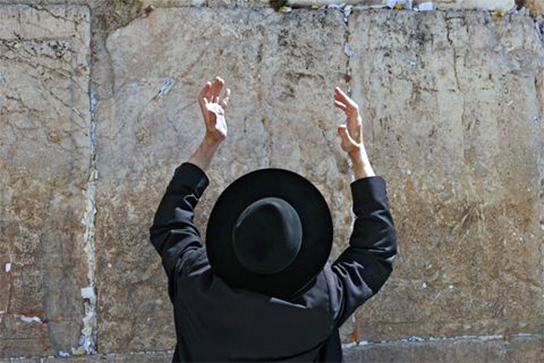 Orthodox Jewish man, western wall, worship